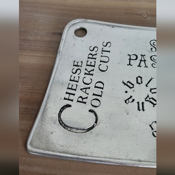 🔪 York Metal Crafters Meat Cleaver Décor – Vintage 1977, Rustic Farmhouse Style - Picture 4 of 16